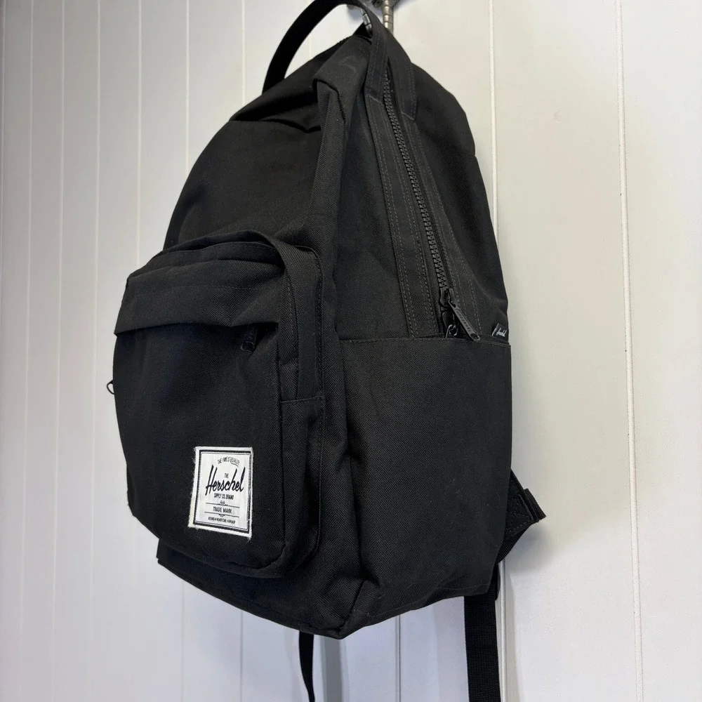 Herschel Supply Co Backpack Unisex Large Black Classic Zippered School Bag